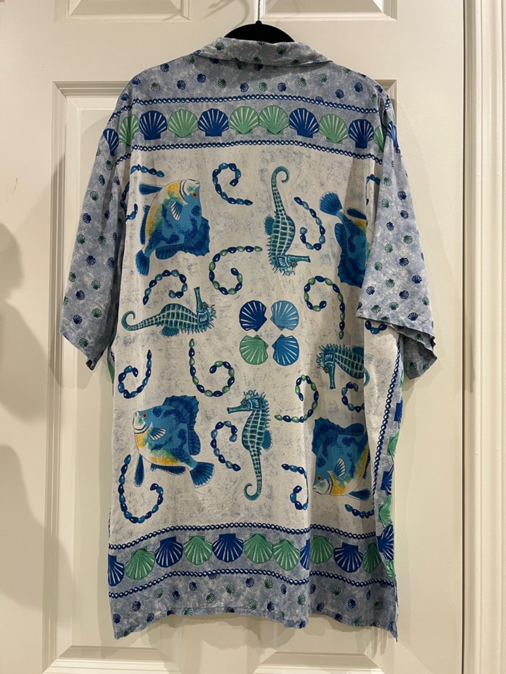 Vintage August Silk Ocean‑Print Button‑Down Shirt – 100% Cotton – Size L - Picture 3 of 3